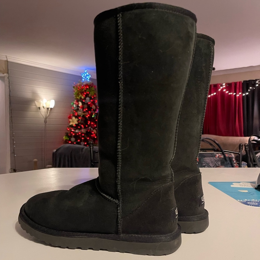 Like new Ugg Classic Tall Boots